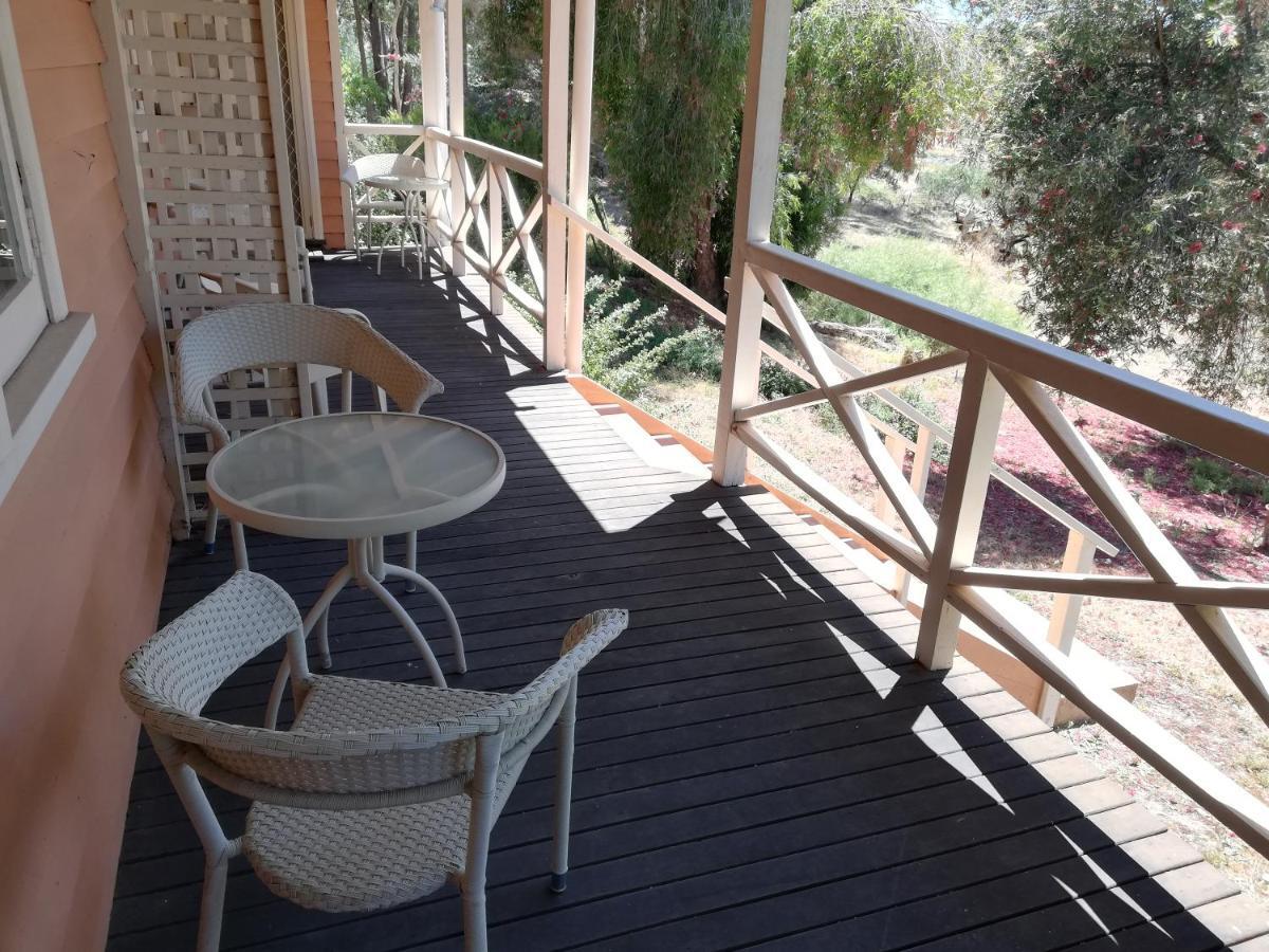 Woodlands Of Balingup Bush Cottages Bagian luar foto